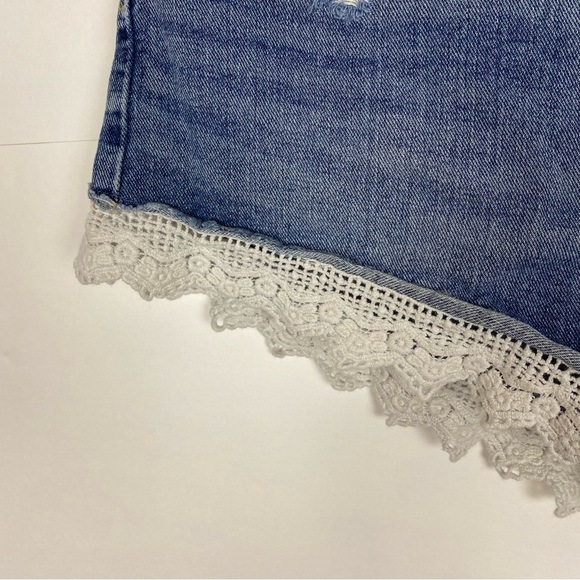 Free People Denim Shorts Size 28 Lace Trim Distressed - Picture 3 of 6